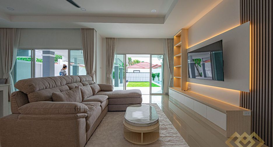 For sale 4 bedrooms house in Huay Yai, Pattaya