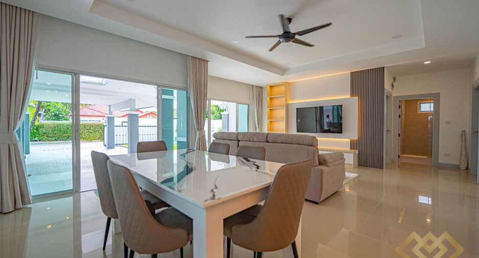 For sale 4 bedrooms house in Huay Yai, Pattaya