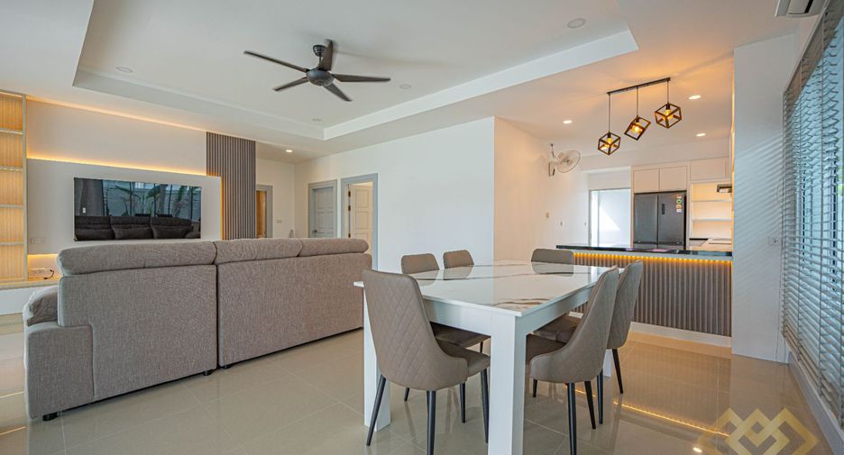For sale 4 bedrooms house in Huay Yai, Pattaya
