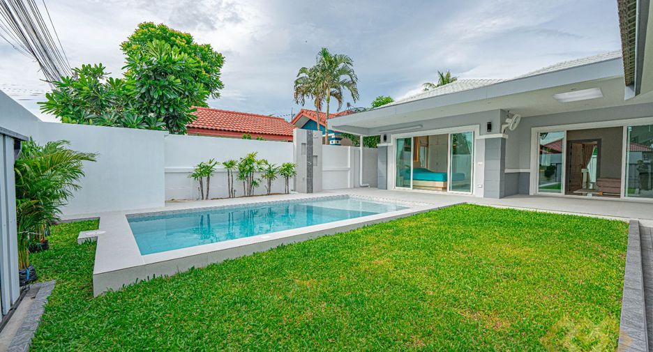 For sale 4 bedrooms house in Huay Yai, Pattaya
