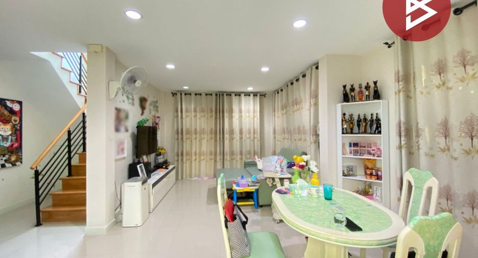 For sale 5 bedrooms house in Prawet, Bangkok