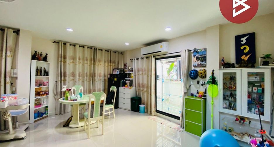 For sale 5 bedrooms house in Prawet, Bangkok
