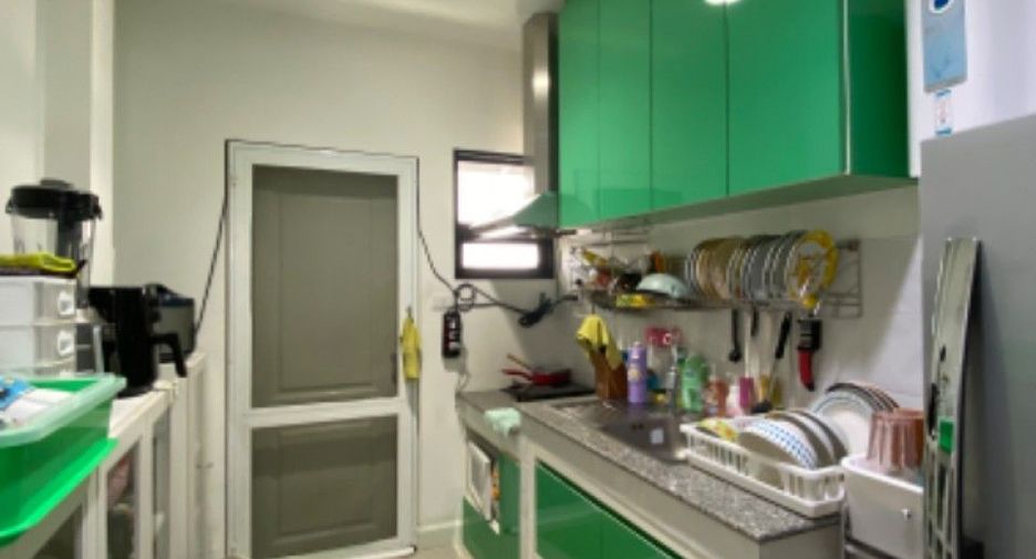 For sale 5 bedrooms house in Prawet, Bangkok