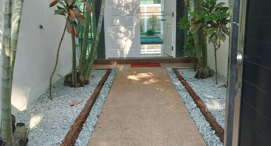 For sale 3 bedrooms villa in Huay Yai, Pattaya