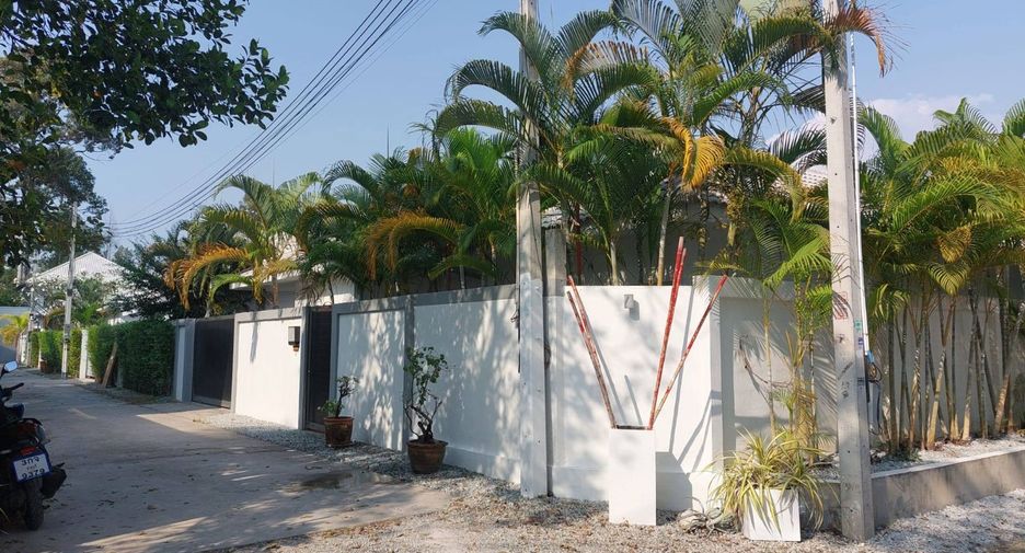 For sale 3 bedrooms villa in Huay Yai, Pattaya