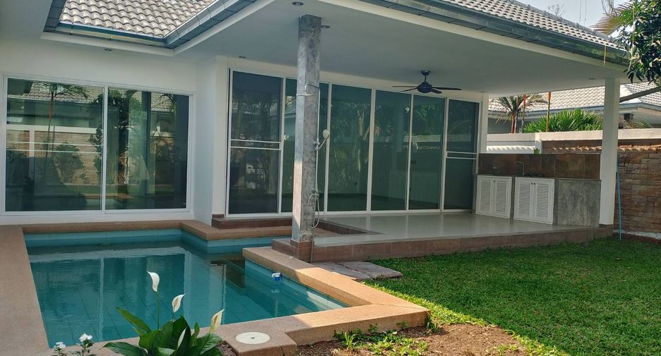 For sale 3 bedrooms villa in Huay Yai, Pattaya