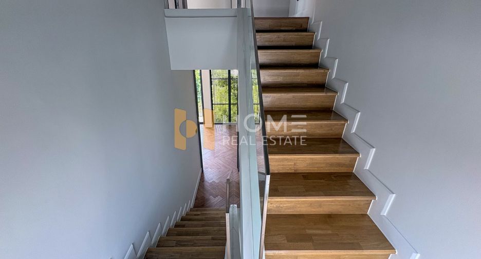 For sale 3 bedrooms house in Wang Thonglang, Bangkok