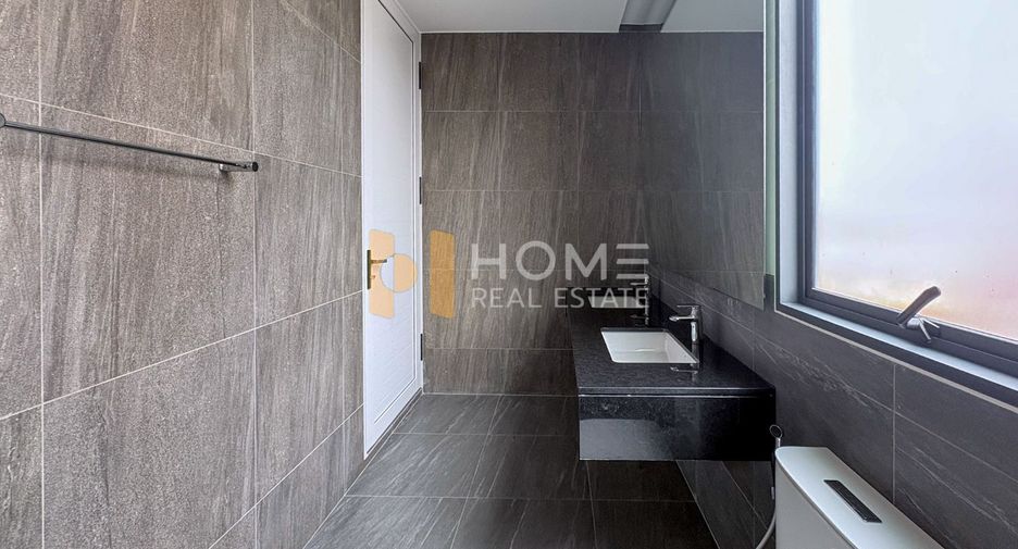 For sale 3 bedrooms house in Wang Thonglang, Bangkok