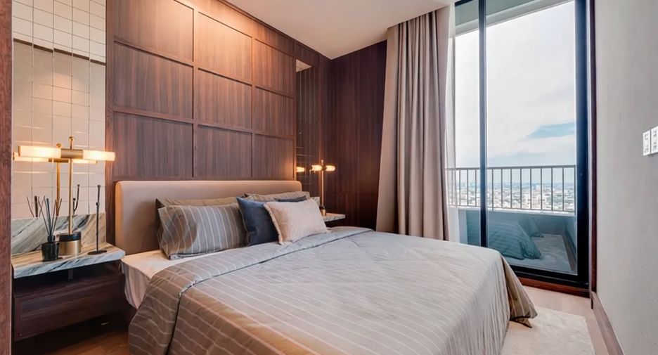 For sale 3 bedrooms condo in Watthana, Bangkok