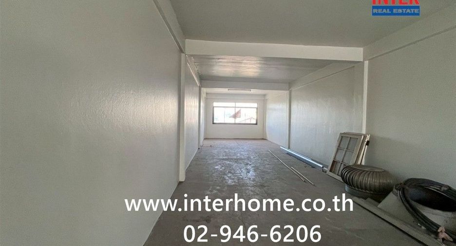 Local comercial en venta de 3 habitaciones en Bang Khun Thian, Bangkok
