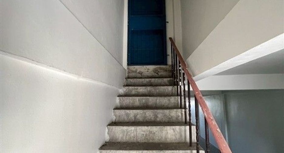 Local comercial en venta de 3 habitaciones en Bang Khun Thian, Bangkok