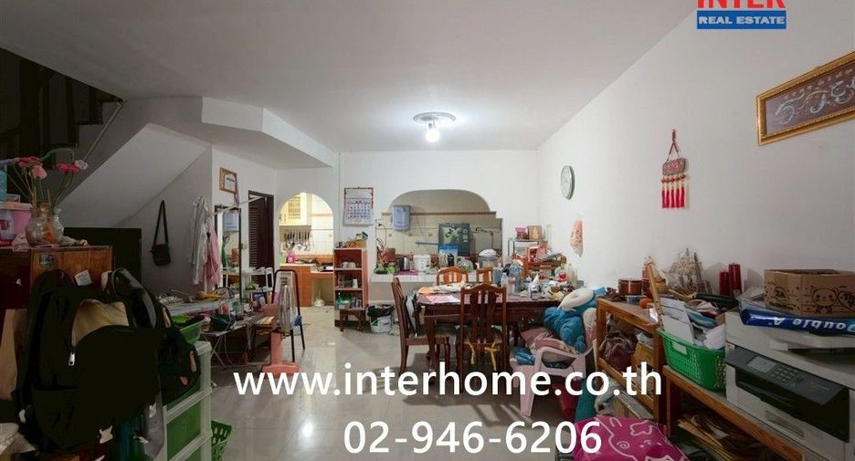 Casa adosada en venta de 3 habitaciones en Khlong Luang, Pathum Thani