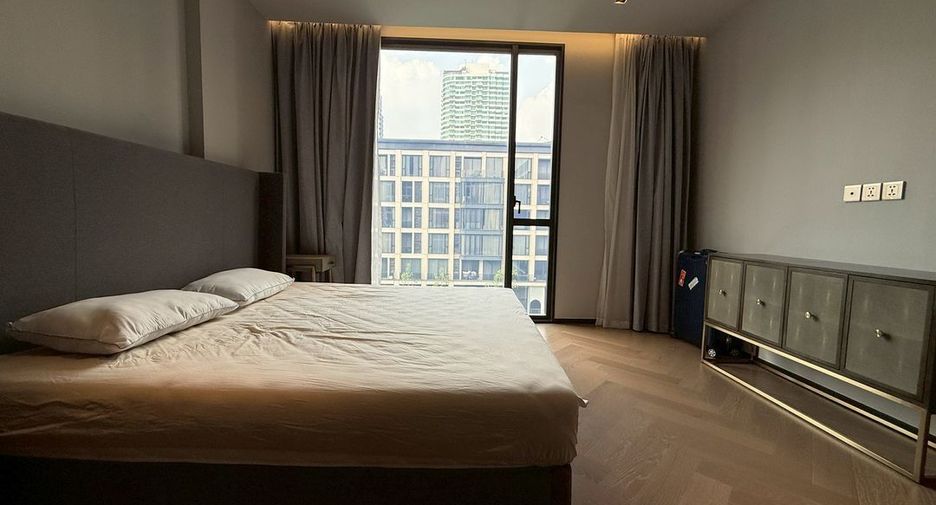 For rent 2 bedrooms condo in Watthana, Bangkok