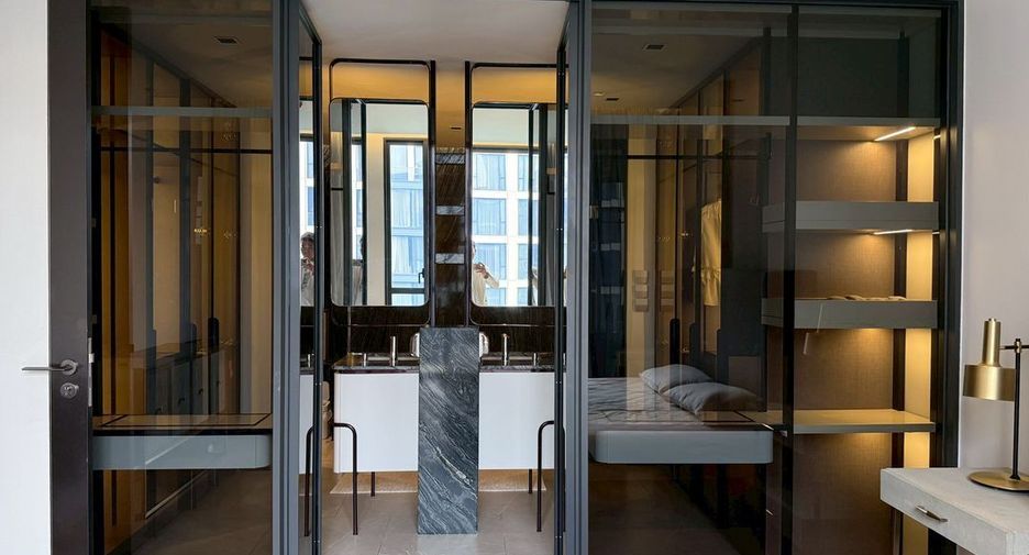 For rent 2 bedrooms condo in Watthana, Bangkok