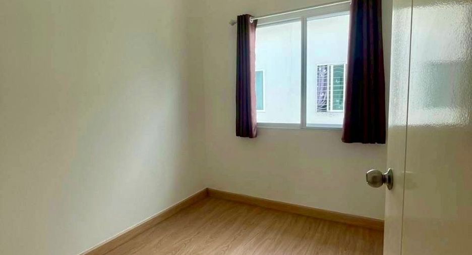 For sale 3 bedrooms townhouse in Phan Thong, Chonburi