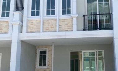 For sale 4 bedrooms townhouse in Khlong Luang, Pathum Thani