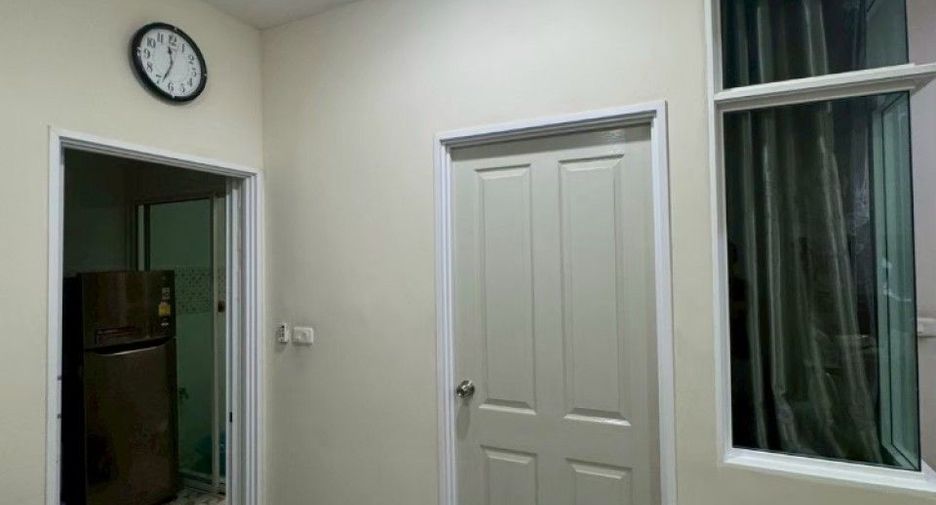For sale 4 bedrooms townhouse in Khlong Luang, Pathum Thani