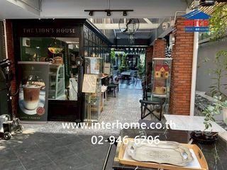 For sale 3 ベッドルーム house in Phra Khanong, Bangkok