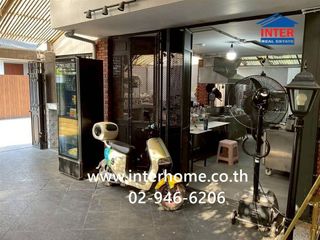 For sale 3 ベッドルーム house in Phra Khanong, Bangkok
