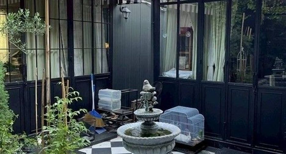 For sale 3 ベッドルーム house in Phra Khanong, Bangkok