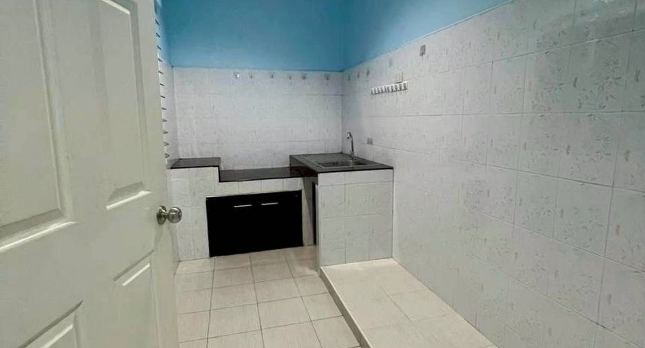 For sale 3 bedrooms townhouse in Phan Thong, Chonburi