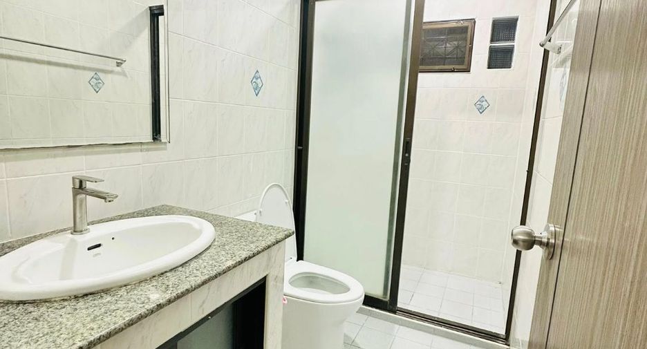 For rent 3 bedrooms house in Bang Lamung, Chonburi