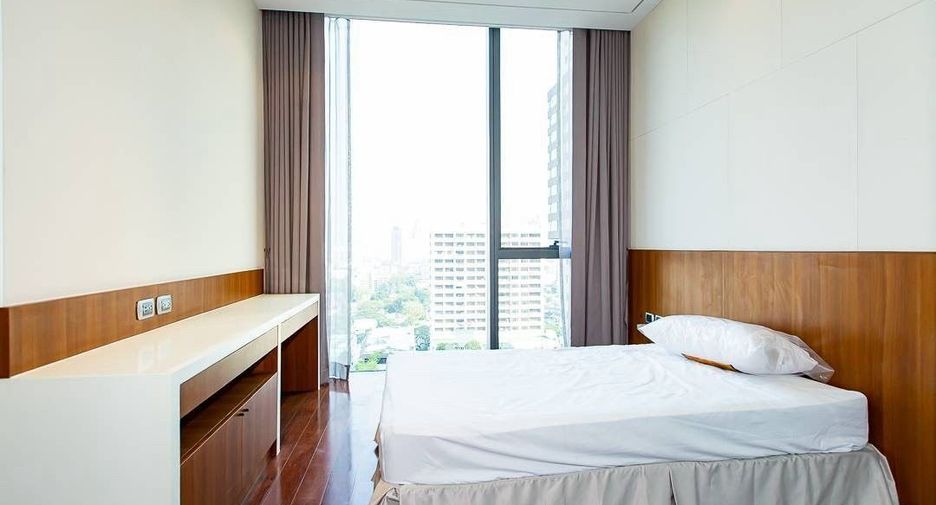 For rent 2 bedrooms condo in Khlong Toei, Bangkok