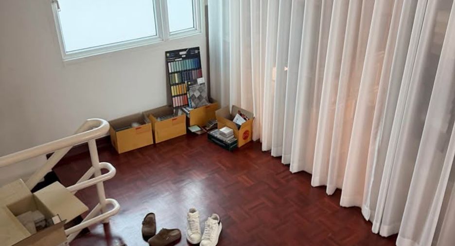 Gewerbefläche zur Miete mit 5 Zimmer in Khlong Toei, Bangkok