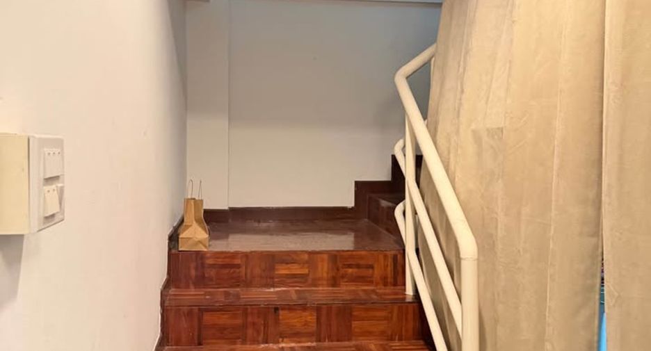Gewerbefläche zur Miete mit 5 Zimmer in Khlong Toei, Bangkok