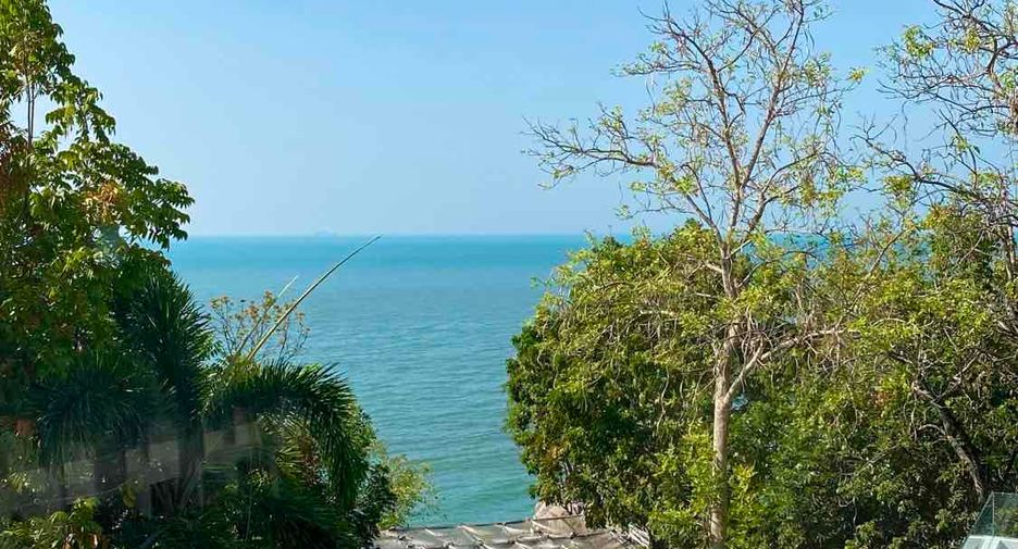 For rent 5 bedrooms villa in Bang Lamung, Chonburi