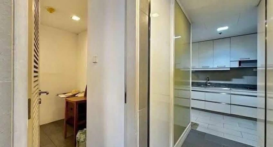 For rent 4 ベッドルーム condo in Sathon, Bangkok
