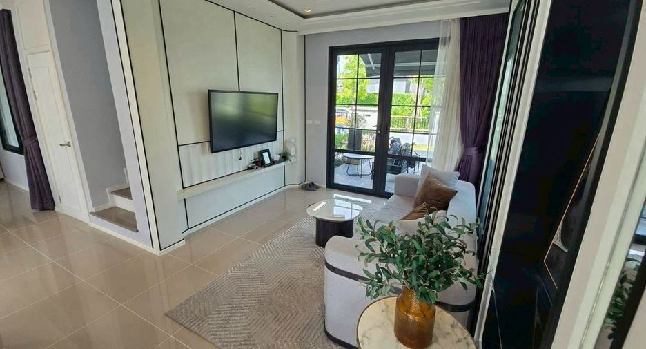 Casa en alquiler de 3 habitaciones en Bang Phli, Samut Prakan