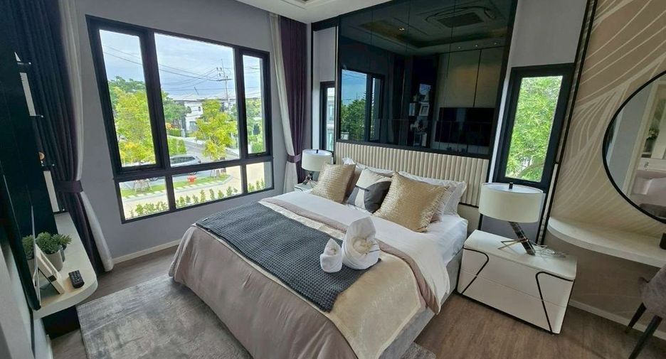 Casa en alquiler de 3 habitaciones en Bang Phli, Samut Prakan
