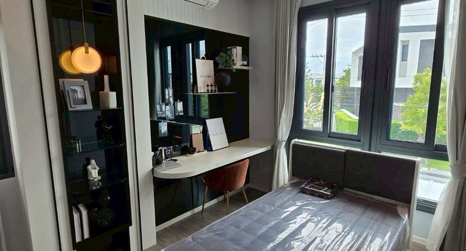 Casa en alquiler de 3 habitaciones en Bang Phli, Samut Prakan