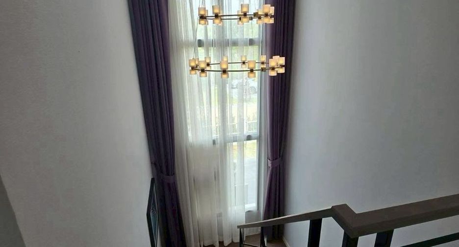 Casa en alquiler de 3 habitaciones en Bang Phli, Samut Prakan