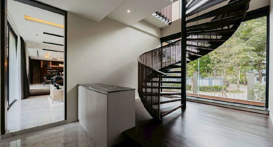 Haus zum Kauf mit 5 Zimmer in Saraphi, Chiang Mai