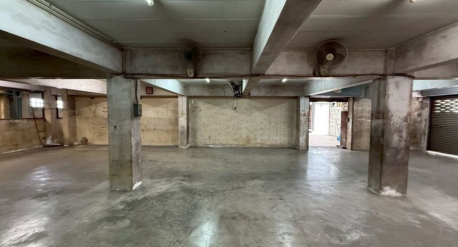 Terreno en venta en Bang Khun Thian, Bangkok