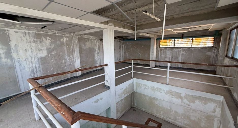 Terreno en venta en Bang Khun Thian, Bangkok