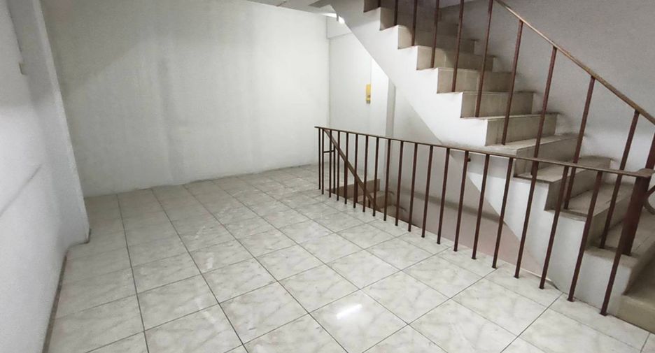 Gewerbefläche zum Kauf mit 3 Zimmer in Si Racha, Chonburi