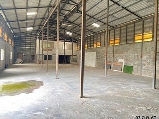 出售 1 卧室 仓库 在 Ban Bueng, Chon Buri
