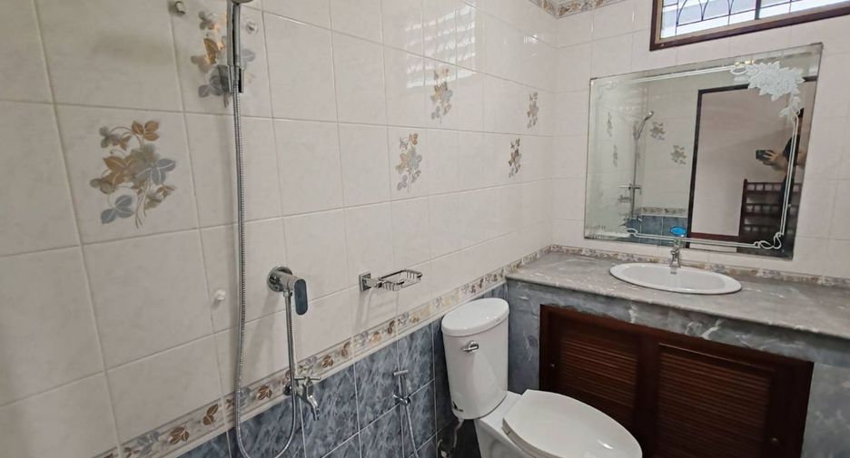 Haus zum Kauf mit 4 Zimmer in Pak Kret, Nonthaburi