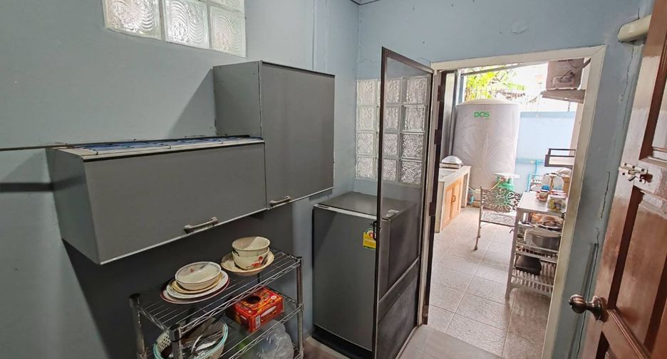 Haus zum Kauf mit 4 Zimmer in Pak Kret, Nonthaburi