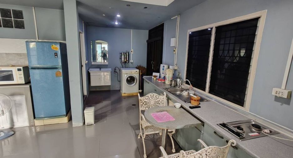 Haus zum Kauf mit 4 Zimmer in Pak Kret, Nonthaburi