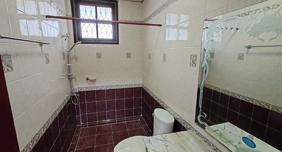 Haus zum Kauf mit 4 Zimmer in Pak Kret, Nonthaburi