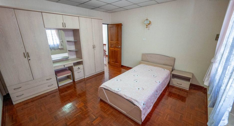 Casa en venta de 4 habitaciones en Pak Kret, Nonthaburi