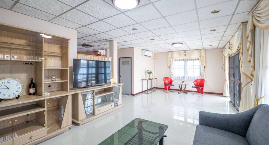 Casa en venta de 4 habitaciones en Pak Kret, Nonthaburi