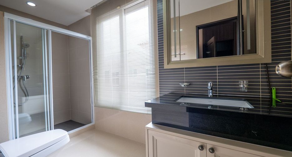 Haus zum Kauf mit 4 Zimmer in Bang Bua Thong, Nonthaburi