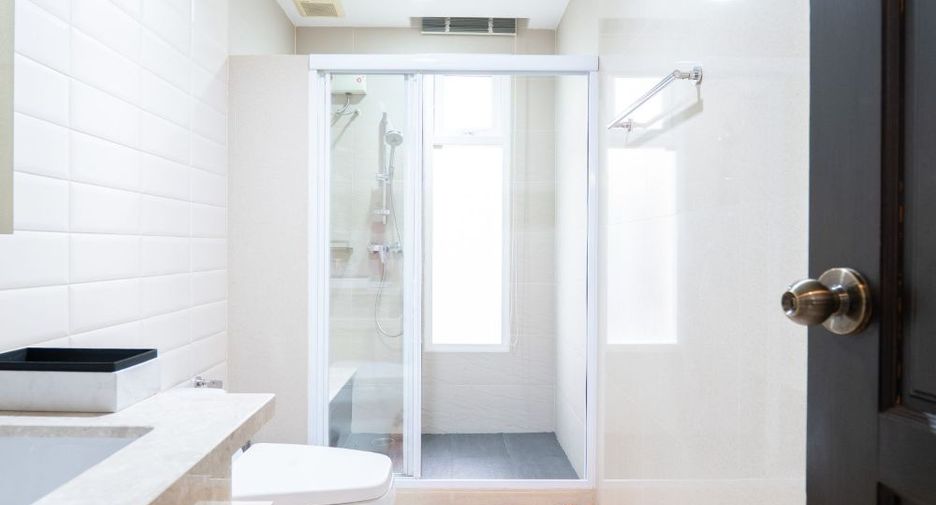 Haus zum Kauf mit 4 Zimmer in Bang Bua Thong, Nonthaburi