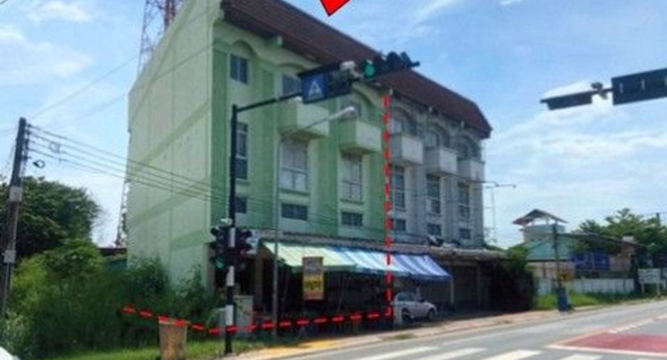 For sale 1 bed retail Space in Ban Bueng, Chonburi