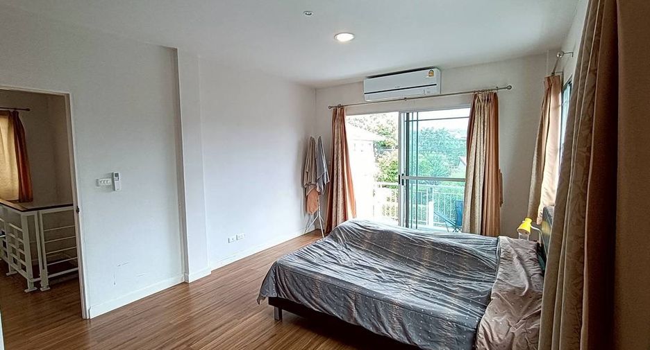 Haus zum Kauf mit 4 Zimmer in Mueang Chiang Mai, Chiang Mai